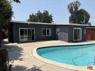 22115 Hart Street, Canoga Park (los Angeles), CA 91303