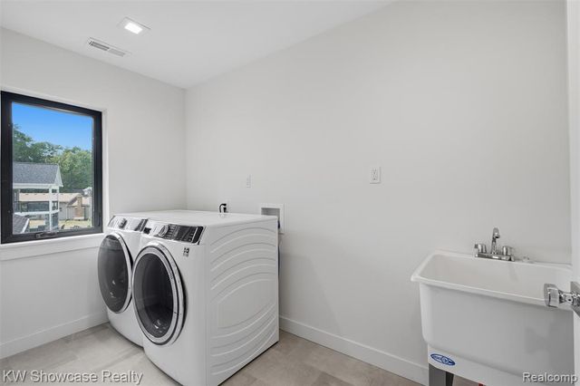 8030 Flagstaff Street, Commerce Twp, MI 48382