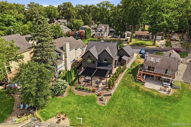 8030 Flagstaff Street, Commerce Twp, MI 48382