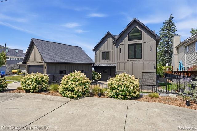 8030 Flagstaff Street, Commerce Twp, MI 48382