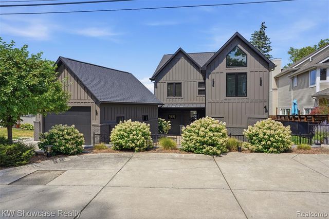 8030 Flagstaff Street, Commerce Twp, MI 48382