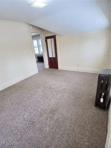 3114 Neosho Road up, Youngstown, OH 44511