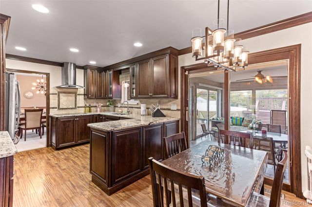 16515 Festian Drive, Clinton Charter Township, MI 48035