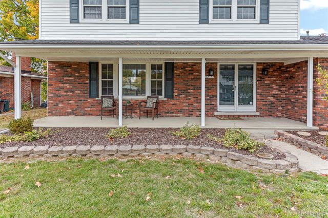 16515 Festian Drive, Clinton Charter Township, MI 48035
