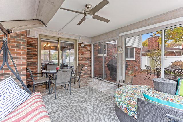 16515 Festian Drive, Clinton Charter Township, MI 48035