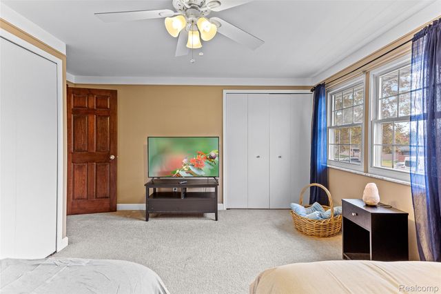 16515 Festian Drive, Clinton Charter Township, MI 48035