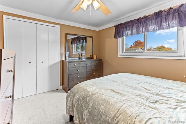 16515 Festian Drive, Clinton Charter Township, MI 48035