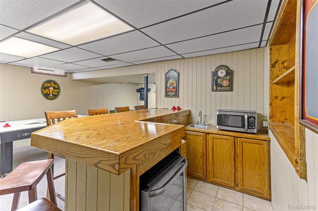 16515 Festian Drive, Clinton Charter Township, MI 48035