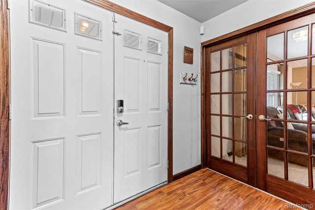 16515 Festian Drive, Clinton Charter Township, MI 48035