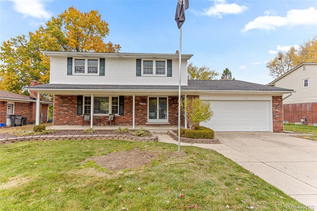 16515 Festian Drive, Clinton Charter Township, MI 48035