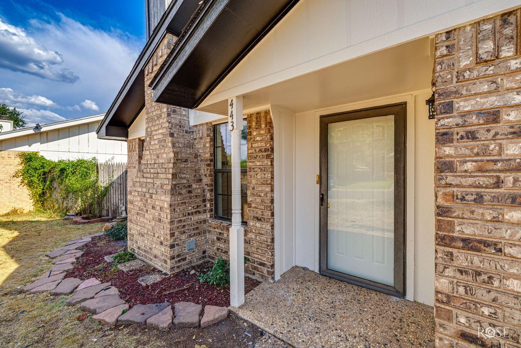 Image 4 of property listing at 443 Mimosa Drive, San Angelo, TX 76903