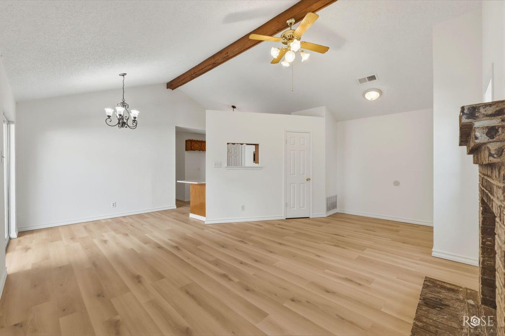 Image 7 of property listing at 443 Mimosa Drive, San Angelo, TX 76903