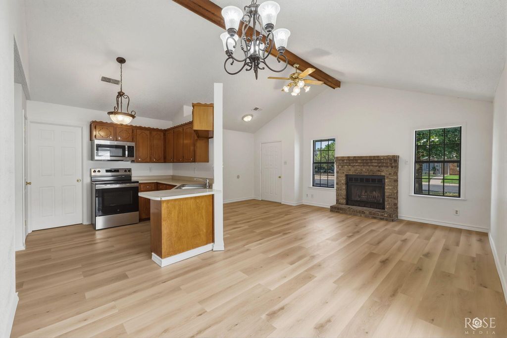 Image 9 of property listing at 443 Mimosa Drive, San Angelo, TX 76903