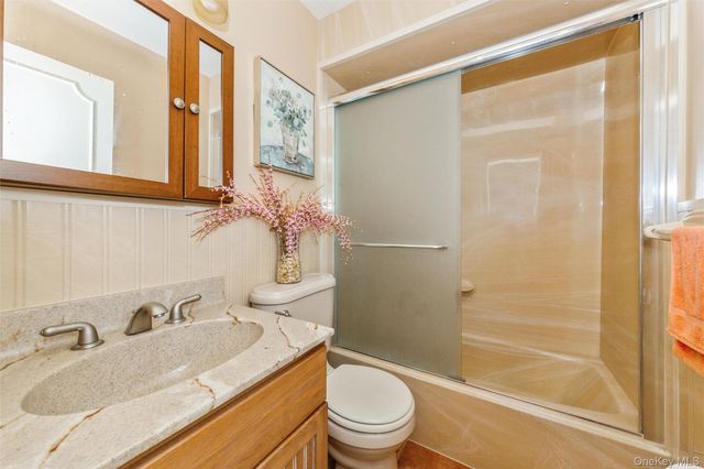 1423 Sturl Avenue, Hewlett, NY 11557