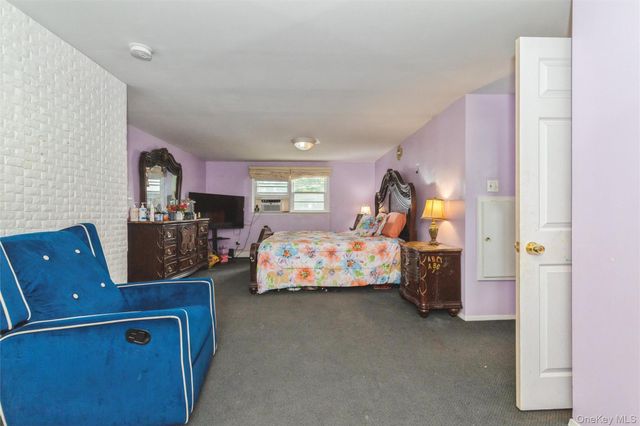 1423 Sturl Avenue, Hewlett, NY 11557