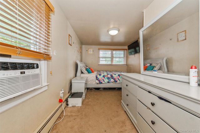 1423 Sturl Avenue, Hewlett, NY 11557