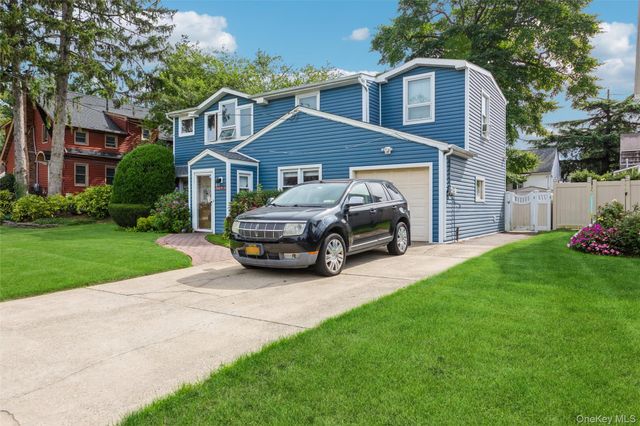 1423 Sturl Avenue, Hewlett, NY 11557