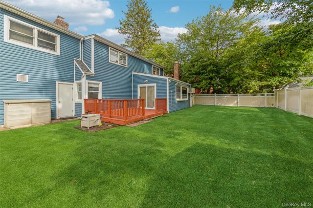1423 Sturl Avenue, Hewlett, NY 11557