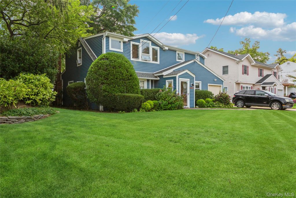 1423 Sturl Avenue, Hewlett, NY 11557 — photo 2