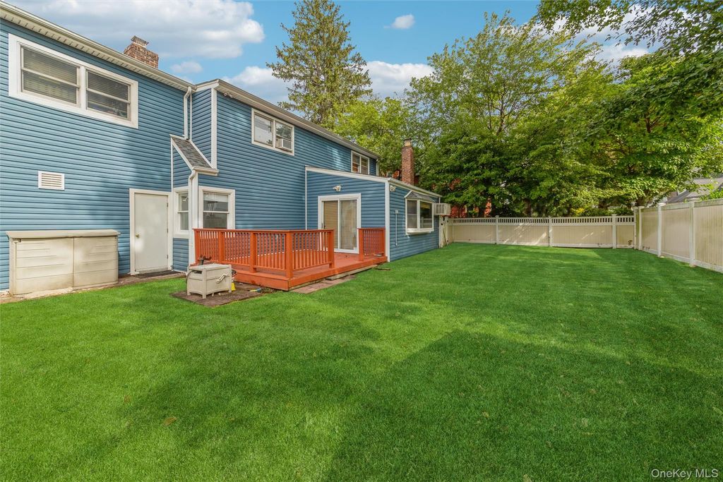 1423 Sturl Avenue, Hewlett, NY 11557 — photo 5