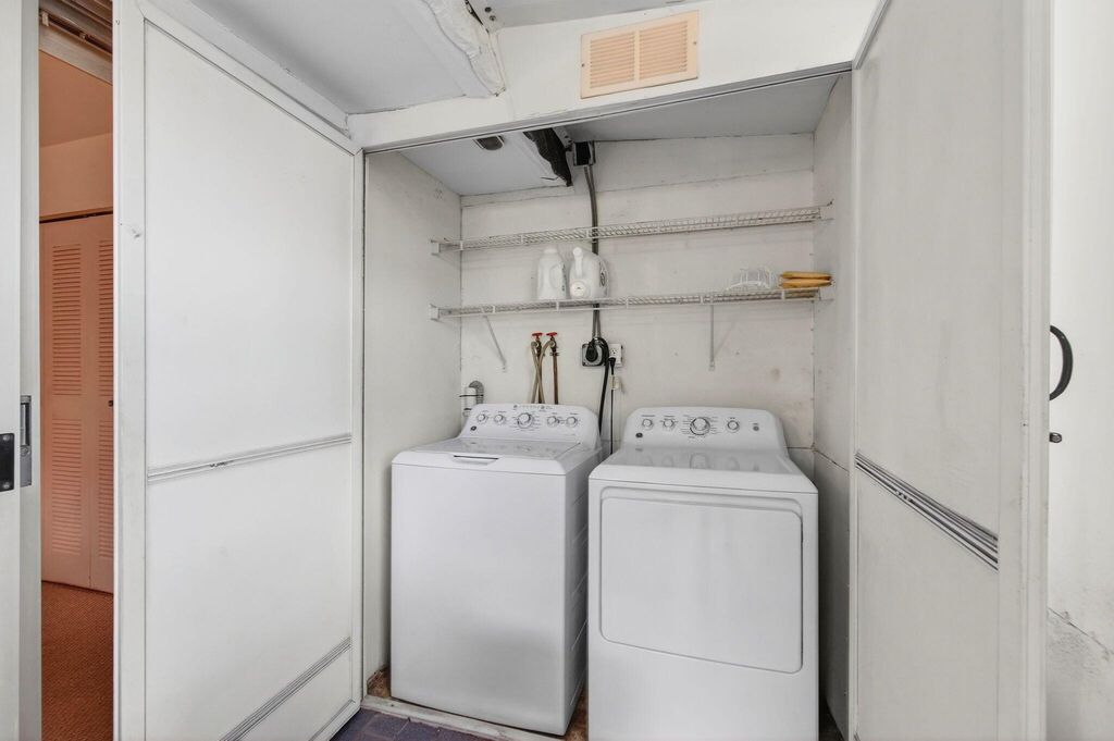 Image 38 of property listing at 702 Monaco O, Delray Beach, FL 33446