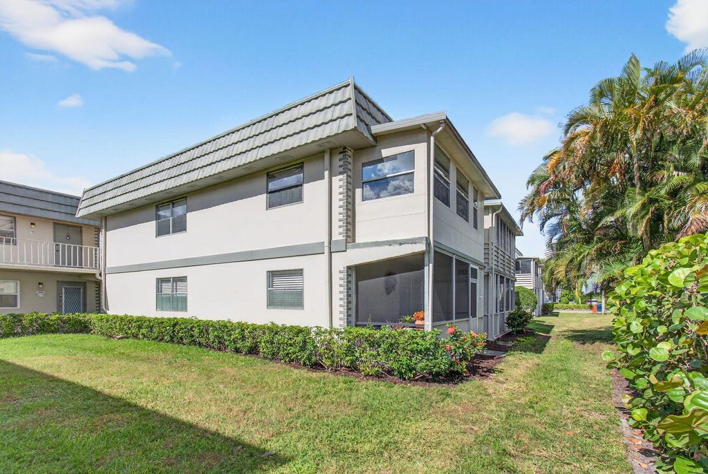 Image 49 of property listing at 702 Monaco O, Delray Beach, FL 33446