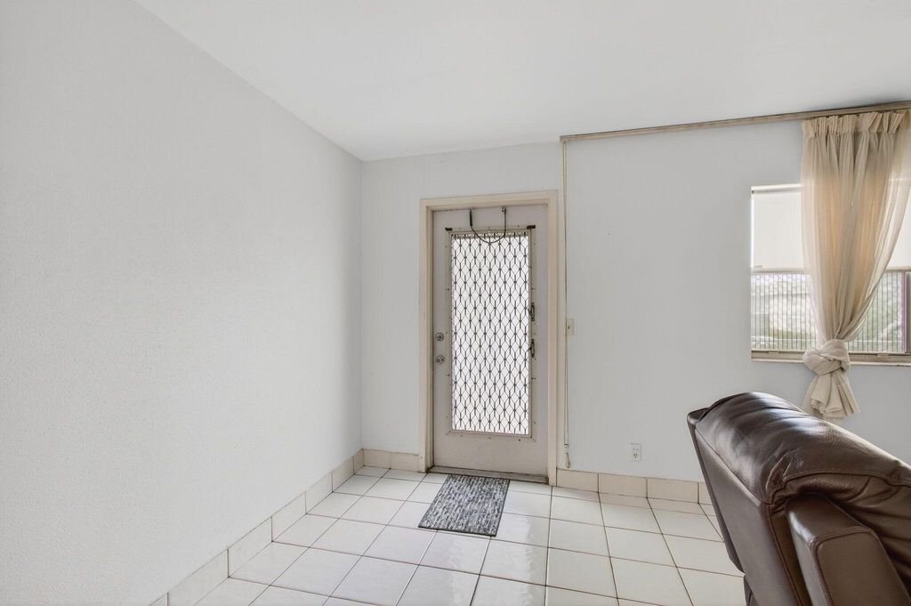 Image 9 of property listing at 702 Monaco O, Delray Beach, FL 33446