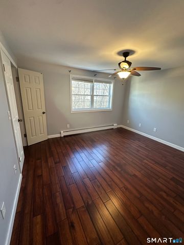 1693 Litchfield Turnpike, Woodbridge, CT 06525