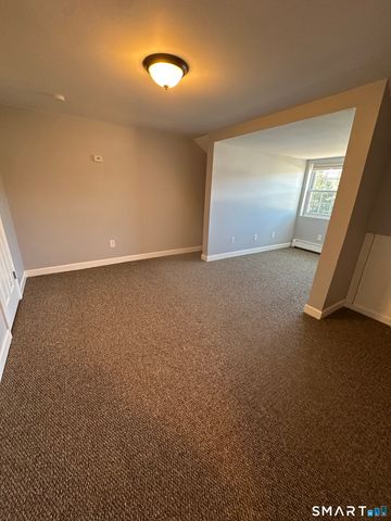 1693 Litchfield Turnpike, Woodbridge, CT 06525