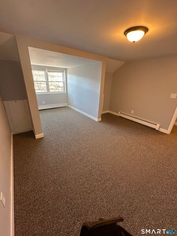 1693 Litchfield Turnpike, Woodbridge, CT 06525