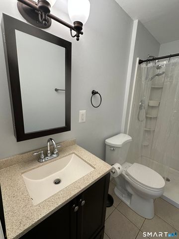 1693 Litchfield Turnpike, Woodbridge, CT 06525