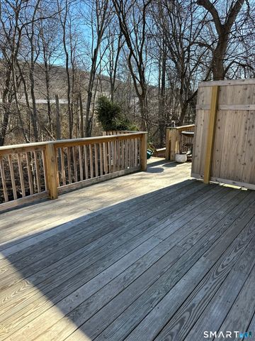 1693 Litchfield Turnpike, Woodbridge, CT 06525