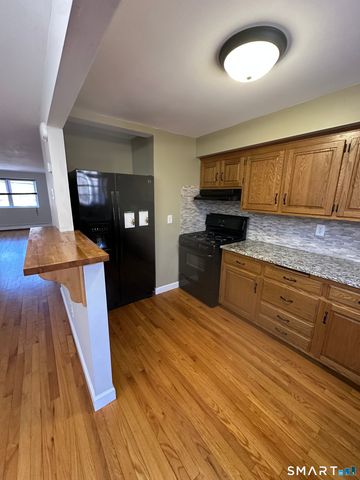 1693 Litchfield Turnpike, Woodbridge, CT 06525