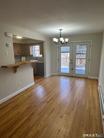 1693 Litchfield Turnpike, Woodbridge, CT 06525