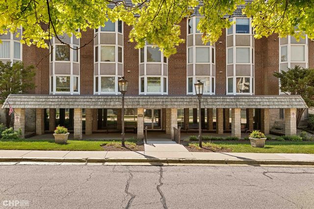 201 Thames Parkway 2F, Park Ridge, IL 60068