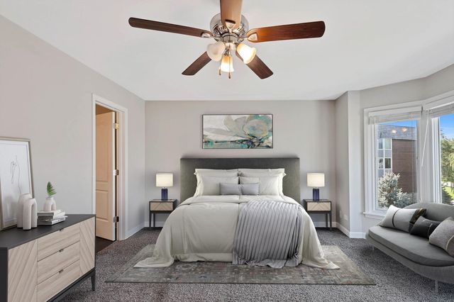 201 Thames Parkway 2F, Park Ridge, IL 60068