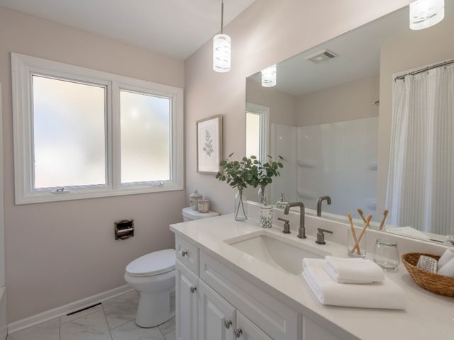 7104 Blackburn Avenue, Downers Grove, IL 60516