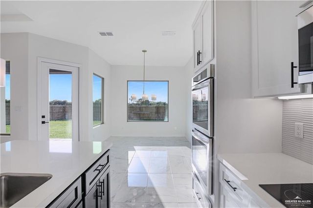 3025 N Adler Avenue, Edinburg, TX 78541