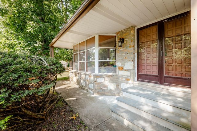 552 CARDINAL DR, Dresher, PA 19025