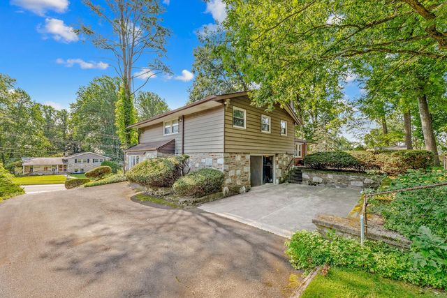 552 CARDINAL DR, Dresher, PA 19025