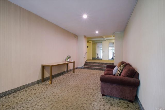 510 Dubois Avenue B3, Valley Stream, NY 11581