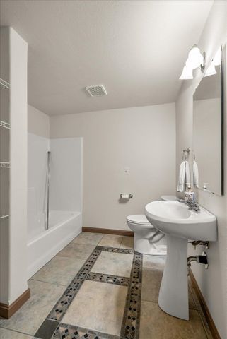 11312 W Newkirk Rd, Spokane, WA 99224