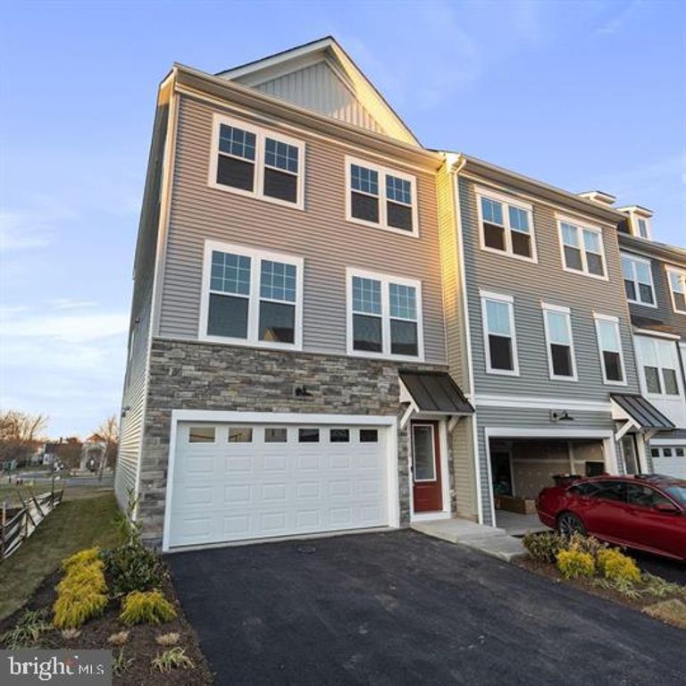 42508 INVERGORDON TERRANCE, Sterling, VA 20166