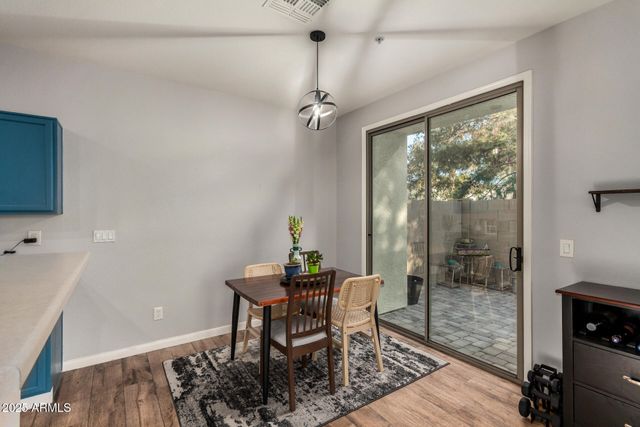 2925 E DUNBAR Drive, Phoenix, AZ 85042