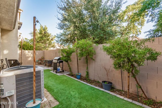 2925 E DUNBAR Drive, Phoenix, AZ 85042