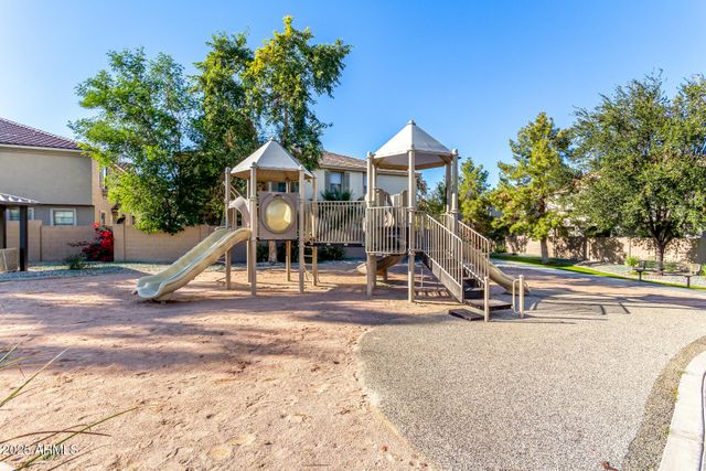 2925 E DUNBAR Drive, Phoenix, AZ 85042