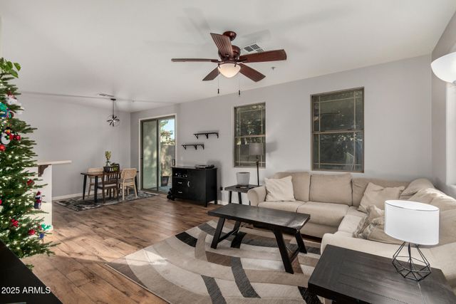 2925 E DUNBAR Drive, Phoenix, AZ 85042