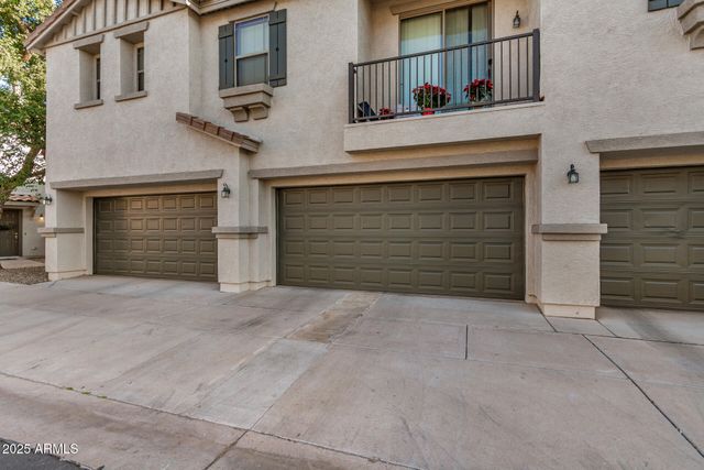 2925 E DUNBAR Drive, Phoenix, AZ 85042