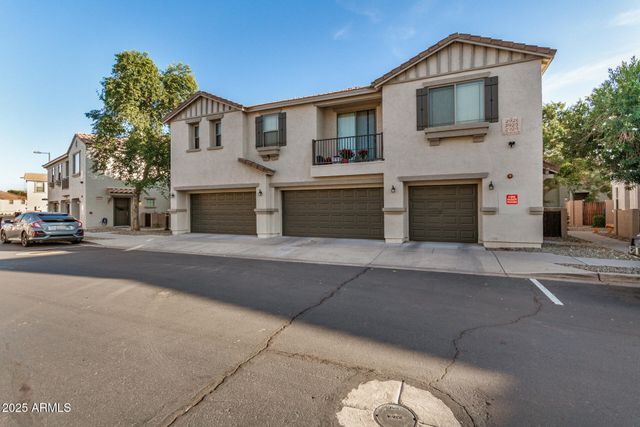 2925 E DUNBAR Drive, Phoenix, AZ 85042