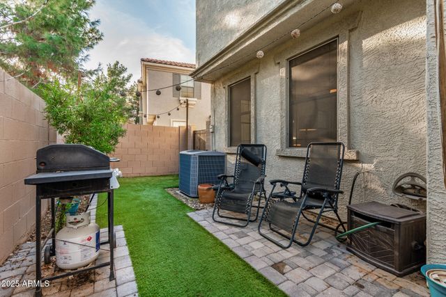 2925 E DUNBAR Drive, Phoenix, AZ 85042